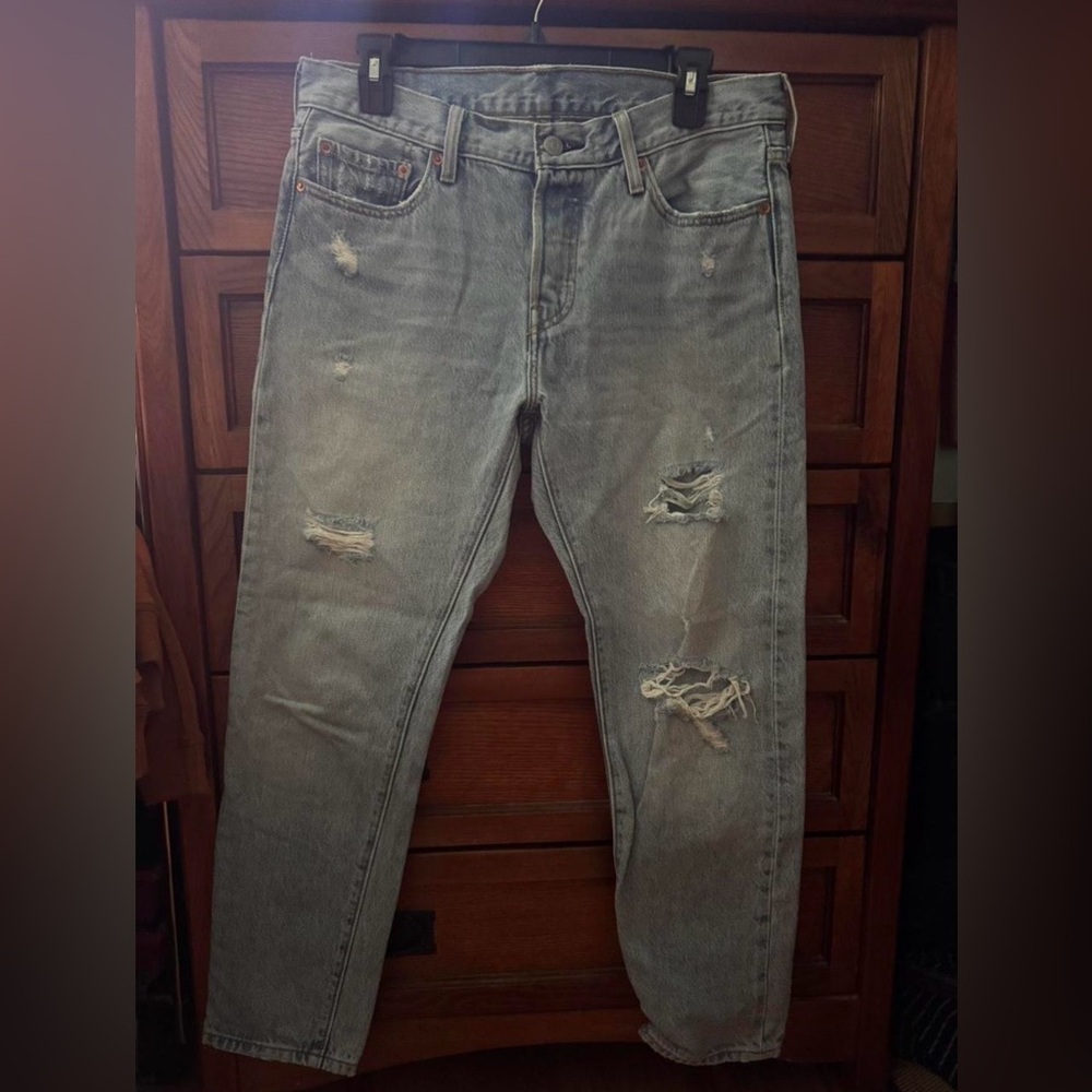 Women’s Distressed Blue Jeans